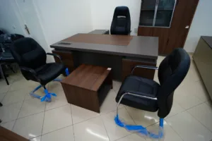 Bureau de Direction avec Retour et Caisson Fixe Marron D200 Ref KT02-2020, Design Élégant et Fonctionnel