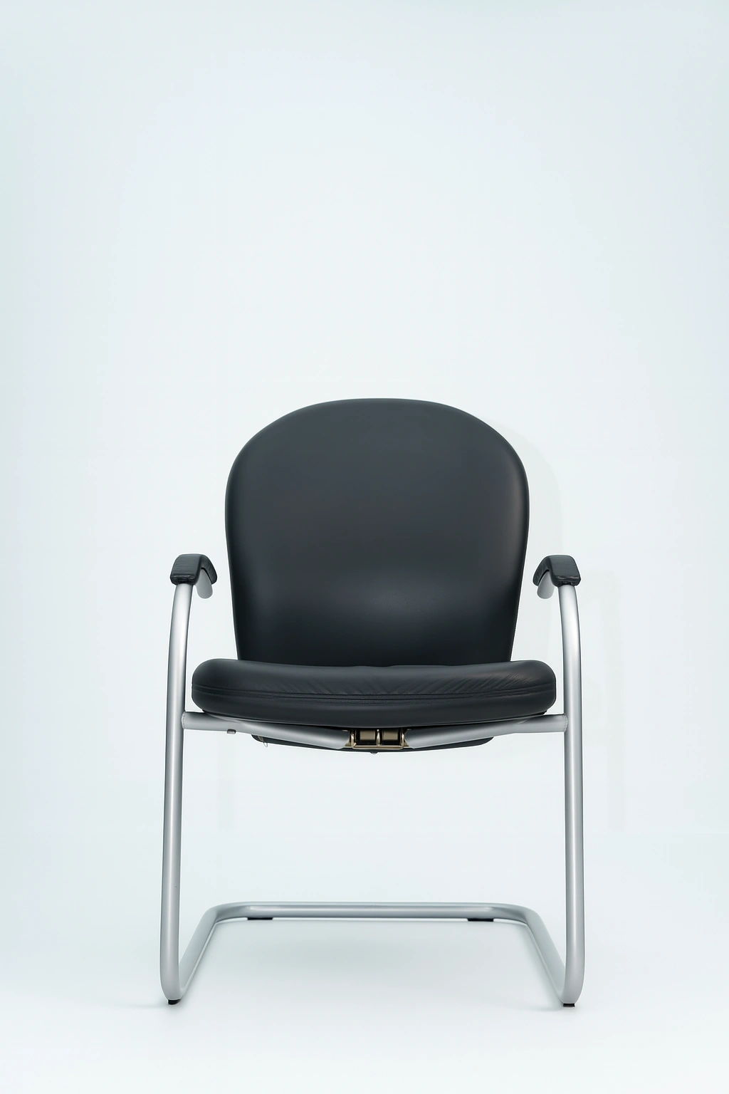 chaise-visiteur-cuir-noir-occasion-metal-1