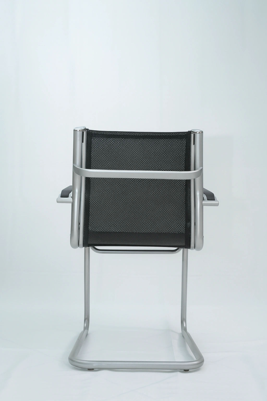 chaise-visiteur-sitland-occasion-maille-noire-metal-2